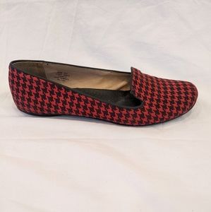 Houndstooth flats